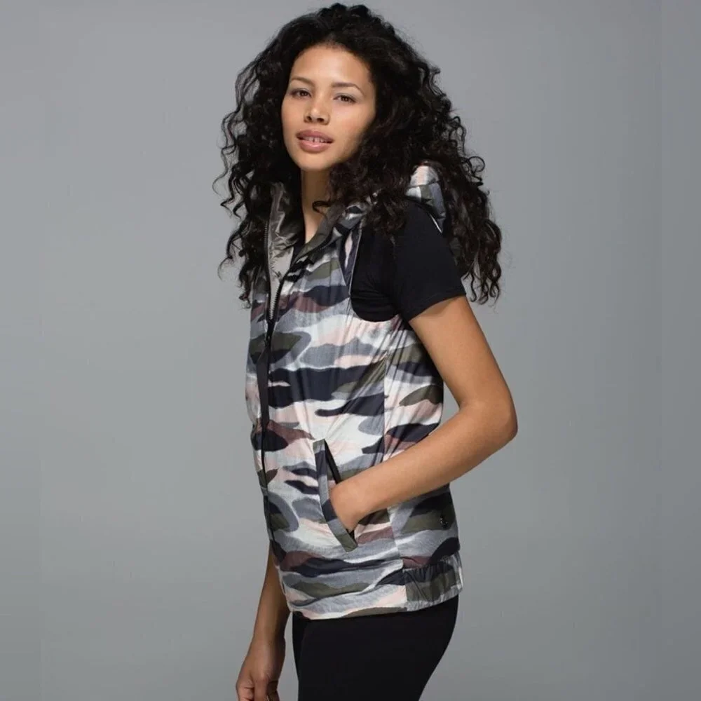 LULULEMON Reversible Fluffiest Down Vest in Coast Camo Butter/Cashew Size S